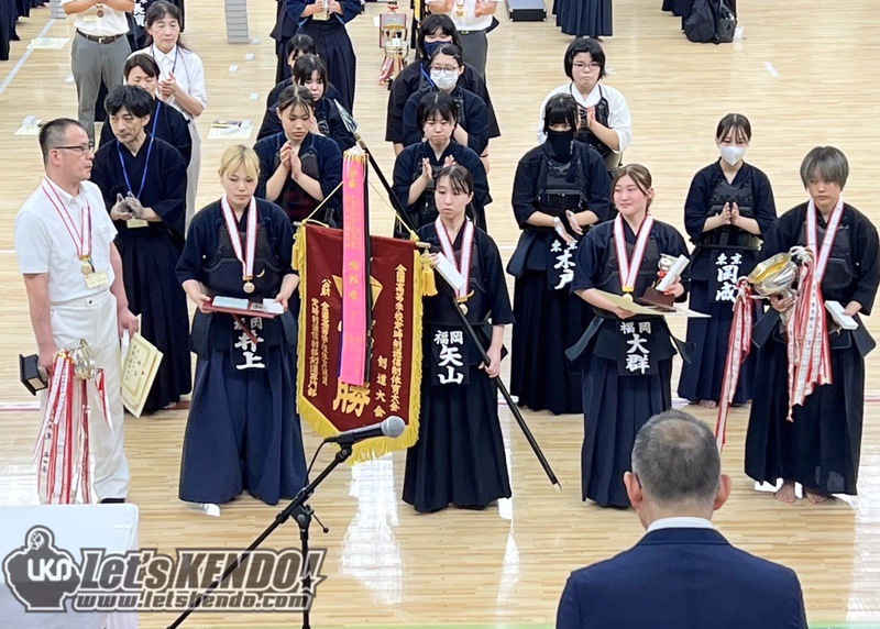 女子団体戦優勝　福岡